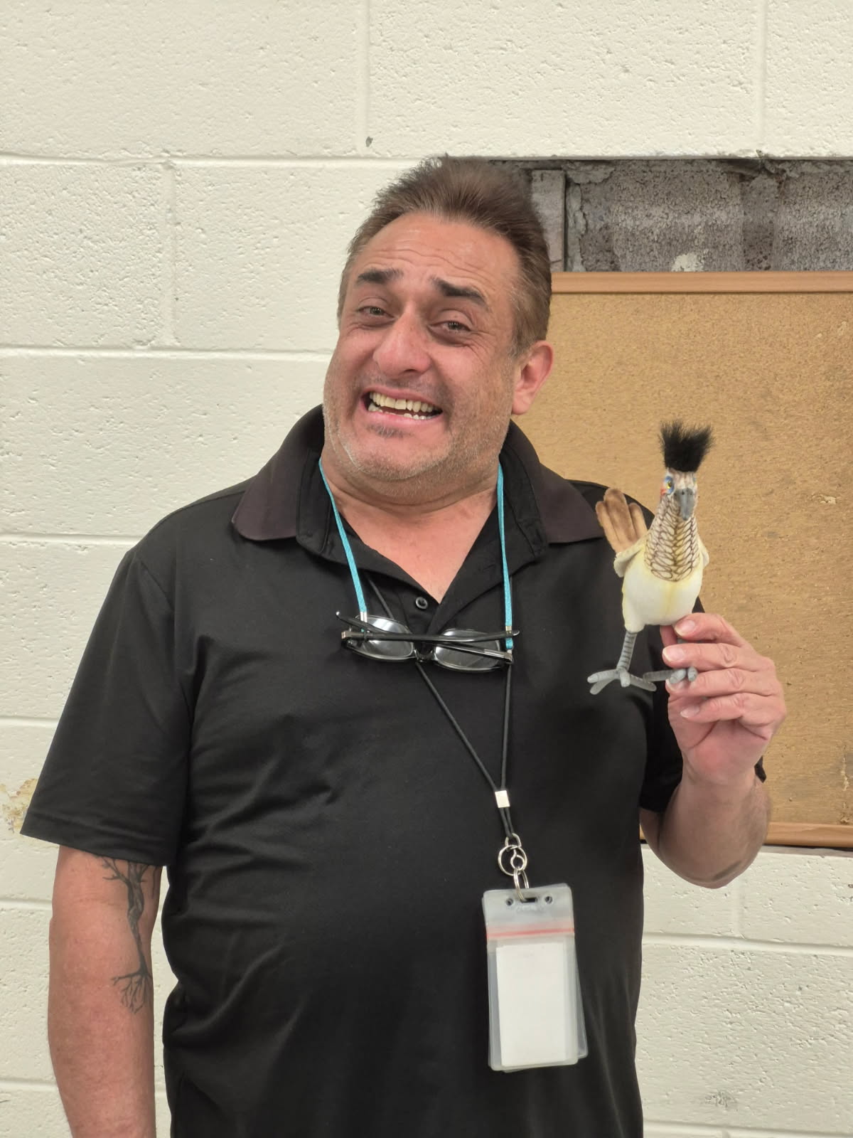 Nick Martinez holding a Roadrunner award.